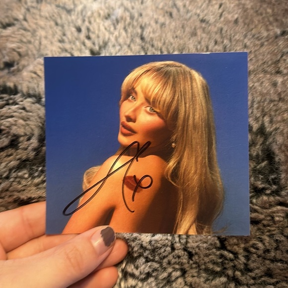 Signed Sabrina Carpenter’s ‘Short n Sweet’ insert with CD - Picture 3 of 5